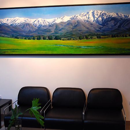 Hostal El Cardenillo Мадригаль-де-ла-Вера Экстерьер фото