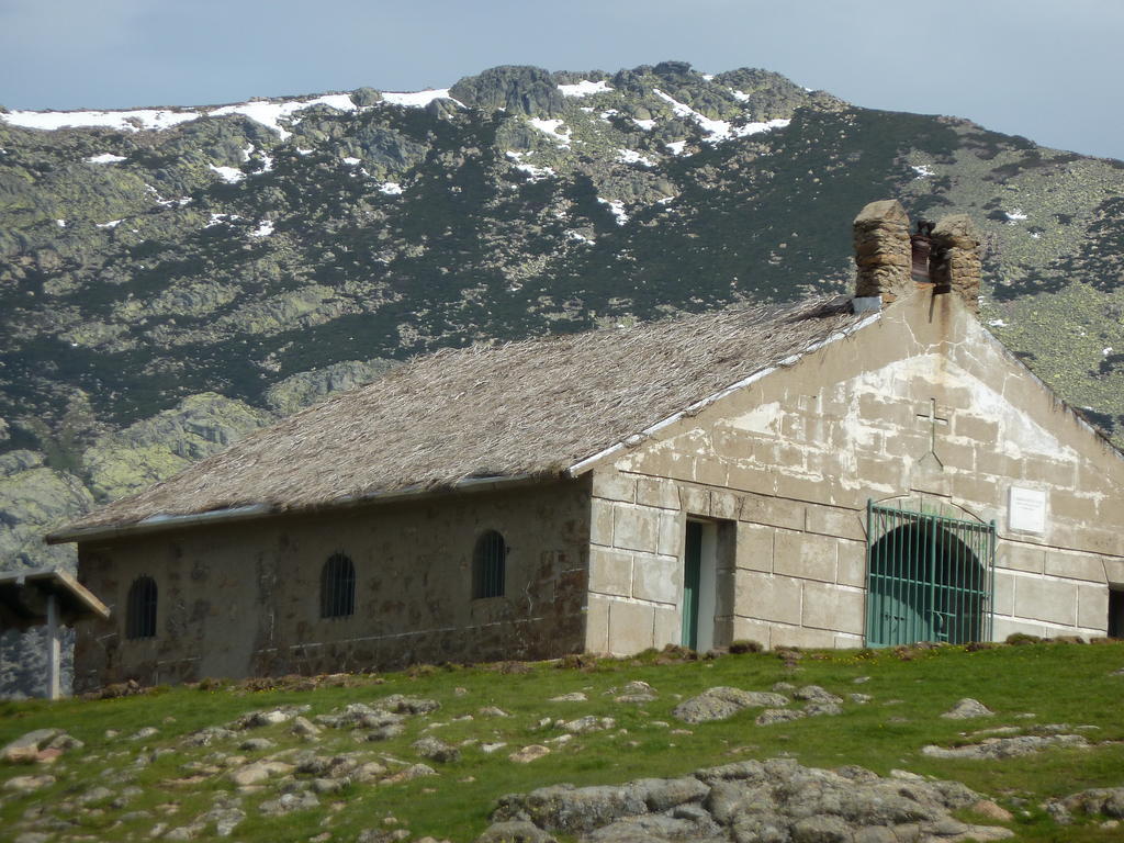 Hostal El Cardenillo Мадригаль-де-ла-Вера Экстерьер фото